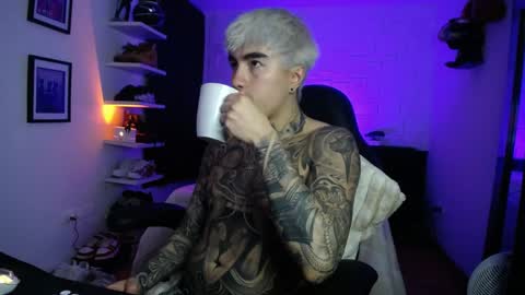 zac_muller1 online show from May 28, 2026, 2:31 am