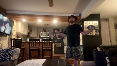 zach42104 online show from March 6, 2026, 9:50 am