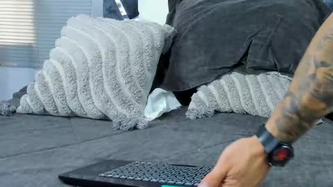 Richard online show from April 13, 2026, 4:23 pm