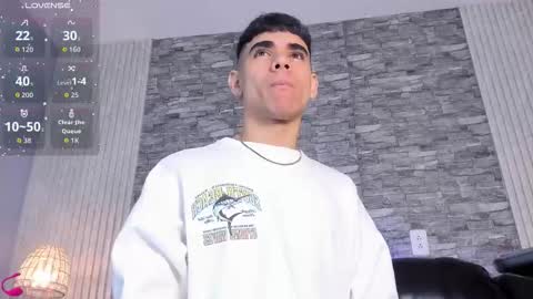 zack_joness10 online show from November 19, 2025, 3:17 am