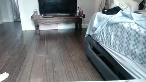 zaddyslilslutbucket online show from November 11, 2025, 2:28 pm