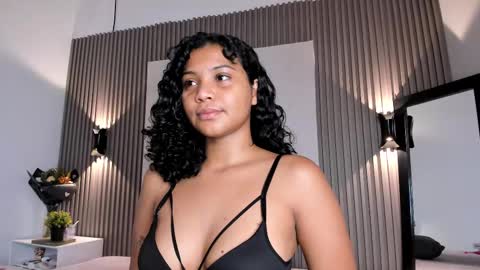 zafira online show from November 24, 2025, 11:43 am