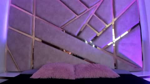 Claire  online show from September 13, 2025, 7:02 pm