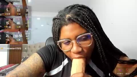 Snapshot of zahra_rose chatting on June 25, 2026, 8:57 pm zahra_rose online show from June 25, 2026, 8:57 pm