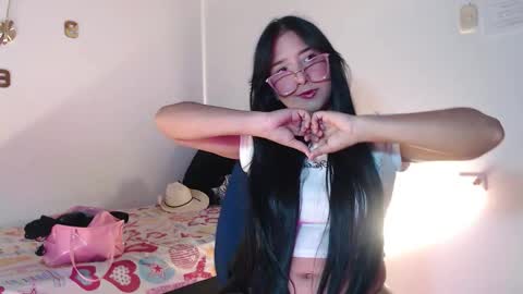 Zaina online show from October 28, 2025, 3:25 pm