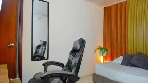 Z A K I A online show from February 10, 2026, 2:04 am