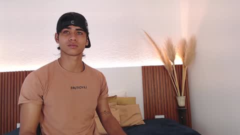 Zander online show from December 6, 2024, 2:17 pm