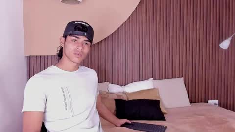 Zander online show from March 9, 2025, 2:10 pm