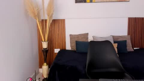 Zander online show from September 20, 2025, 1:12 pm