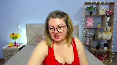 Snapshot of zannadreil chatting on March 9, 2025, 7:15 pm zannadreil online show from March 9, 2025, 7:15 pm