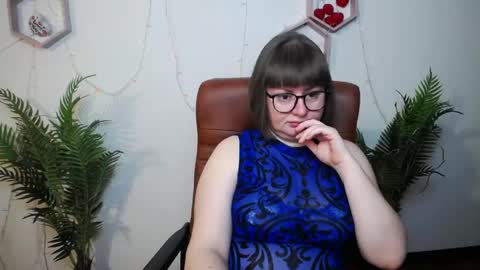 zannadreil online show from April 13, 2026, 6:35 pm