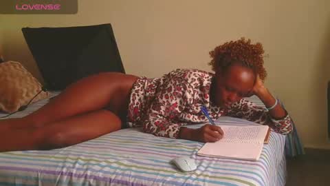 Snapshot of zara_lae chatting on June 30, 2026, 9:43 am nicky online show from June 30, 2026, 9:43 am
