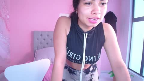 Snapshot of zarah_torres chatting on December 6, 2024, 4:17 pm Zarah  online show from December 6, 2024, 4:17 pm