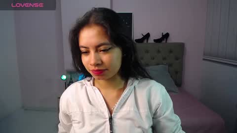 Snapshot of zarah_torres chatting on December 7, 2024, 1:40 pm Zarah  online show from December 7, 2024, 1:40 pm