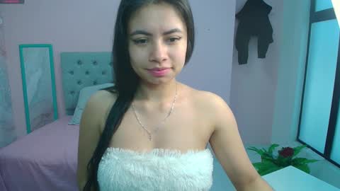 Snapshot of zarah_torres chatting on December 11, 2024, 2:22 pm Zarah  online show from December 11, 2024, 2:22 pm