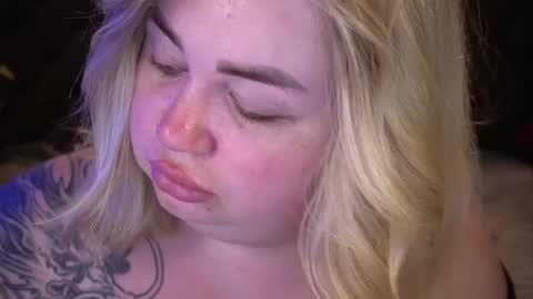 Lola online show from April 21, 2026, 2:37 am