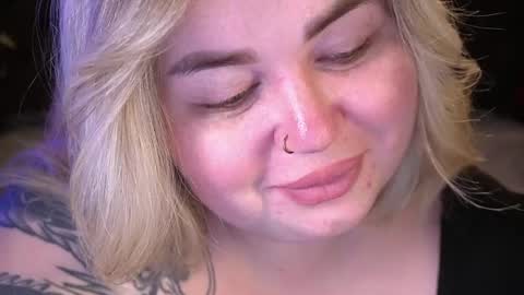 Lola online show from April 21, 2026, 2:51 am