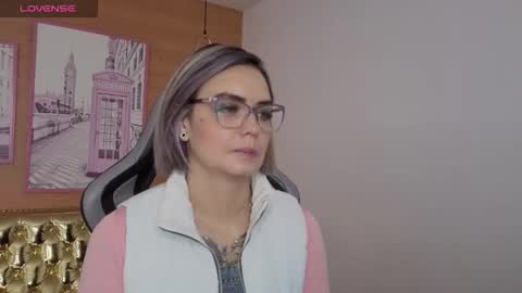 Snapshot of zarcasutra_t chatting on March 8, 2026, 12:53 pm Isabella online show from March 8, 2026, 12:53 pm