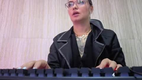 Snapshot of zarcasutra_t chatting on April 11, 2026, 12:53 pm Isabella online show from April 11, 2026, 12:53 pm