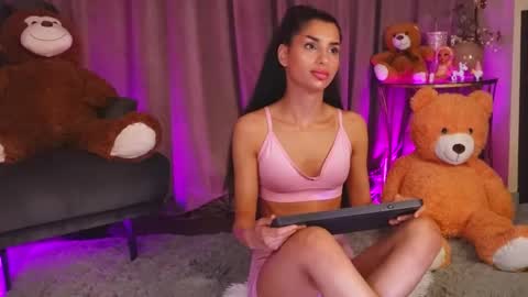 zariaavera online show from May 16, 2026, 1:13 am