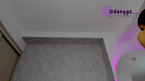 Zariana online show from March 1, 2025, 10:53 pm