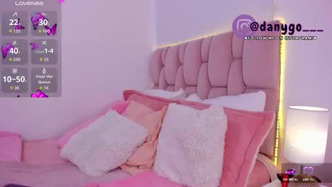 Zariana online show from October 6, 2025, 10:18 pm