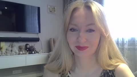 Zarina Swift online show from February 6, 2025, 5:03 am