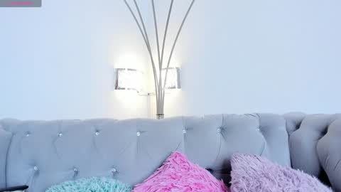  Zayda  online show from February 7, 2025, 7:17 pm