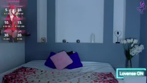 Karolyne online show from November 24, 2025, 11:10 am