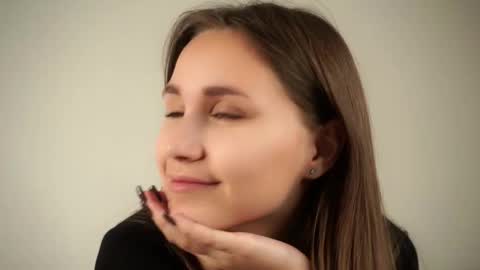 Emilia online show from September 27, 2025, 1:10 am