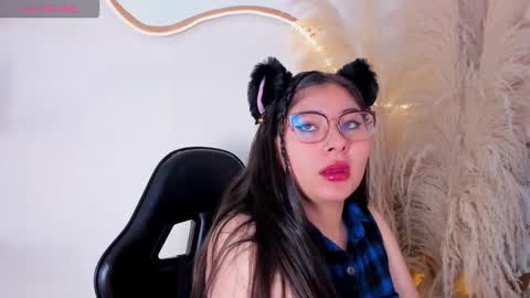 Snapshot of zelenejones chatting on October 8, 2025, 11:30 am Zelene online show from October 8, 2025, 11:30 am