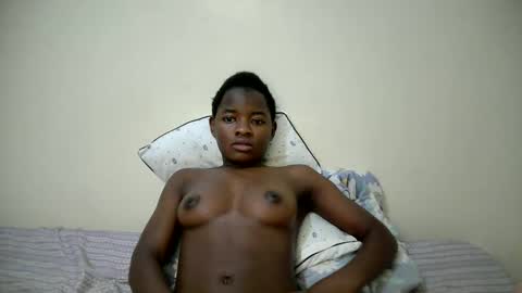 Snapshot of zellah chatting on February 18, 2026, 4:25 pm zellah online show from February 18, 2026, 4:25 pm