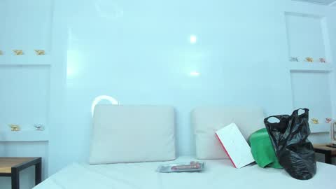 Zenda Evans online show from February 8, 2025, 9:56 am