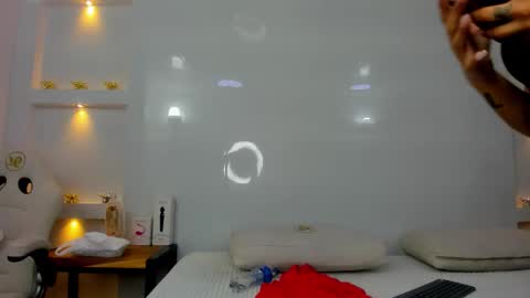 Zenda Evans online show from December 22, 2025, 3:47 am