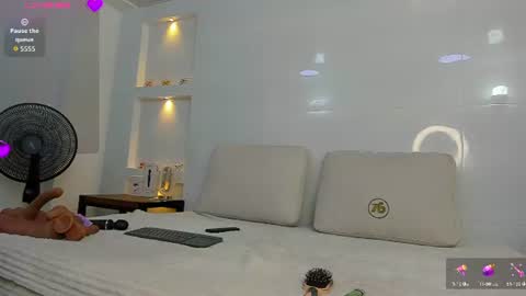 Snapshot of zenda_evans chatting on July 7, 2026, 4:04 am Zenda Evans online show from July 7, 2026, 4:04 am
