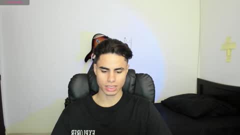 Snapshot of zenhzu chatting on November 25, 2025, 1:00 pm zenzhu online show from November 25, 2025, 1:00 pm