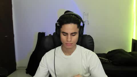 Snapshot of zenhzu chatting on December 14, 2025, 11:31 pm zenzhu online show from December 14, 2025, 11:31 pm