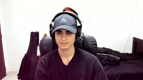 Snapshot of zenhzu chatting on December 17, 2025, 4:29 am zenzhu online show from December 17, 2025, 4:29 am