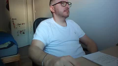 Snapshot of zenlem chatting on June 2, 2026, 5:42 am zenlem online show from June 2, 2026, 5:42 am