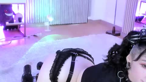    online show from October 10, 2025, 3:00 pm