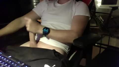 Mios online show from October 11, 2025, 5:33 pm