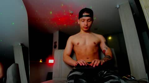 zeus online show from December 23, 2025, 4:32 am