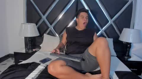 Snapshot of zeussmithh chatting on April 9, 2026, 12:32 pm zeussmithh online show from April 9, 2026, 12:32 pm