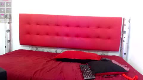 ZHAMIRA  ANDRES online show from February 26, 2025, 1:00 am