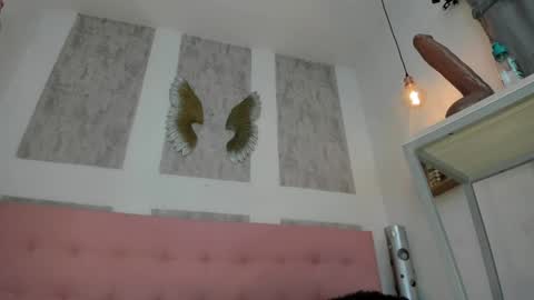 ZHAMIRA  ANDRES online show from April 9, 2026, 11:54 pm