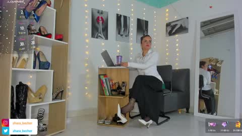 Snapshot of zhara_becherovka chatting on January 17, 2025, 6:12 pm Zhara online show from January 17, 2025, 6:12 pm