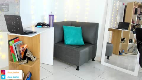 Snapshot of zhara_becherovka chatting on January 25, 2025, 6:46 pm Zhara online show from January 25, 2025, 6:46 pm