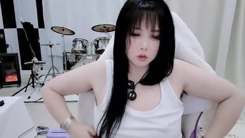 zhen online show from April 15, 2026, 9:26 pm