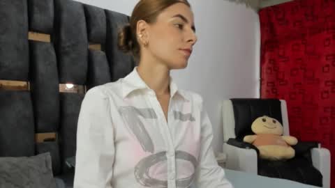 Snapshot of ziataylor chatting on March 6, 2025, 9:42 pm ziataylor online show from March 6, 2025, 9:42 pm