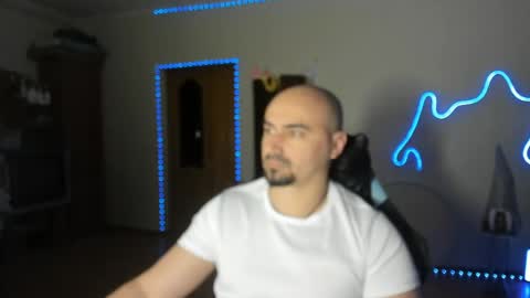 Ziesh online show from April 17, 2026, 4:43 pm